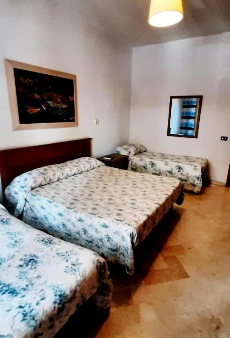 Hotel Casa Piacquadio Bari 0*,
